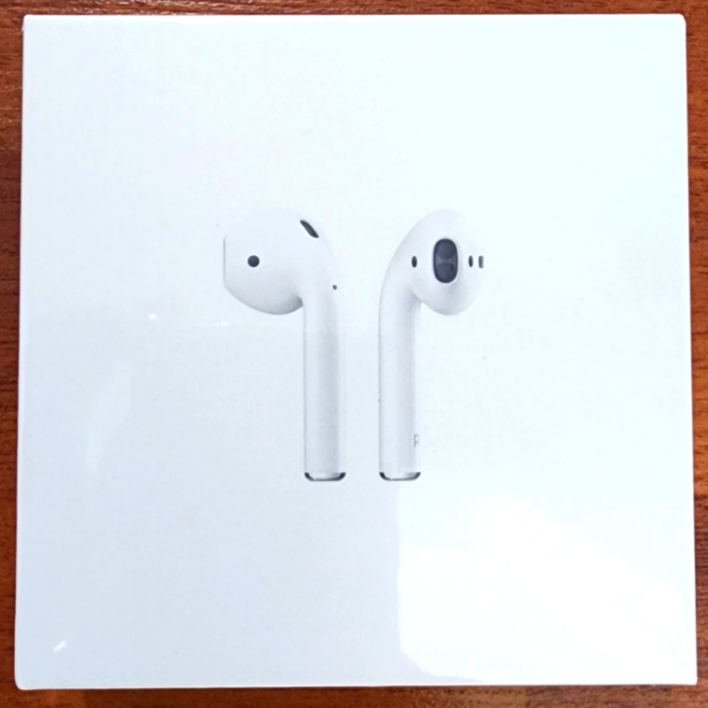 Apple Airpods 2nd generation with charging case